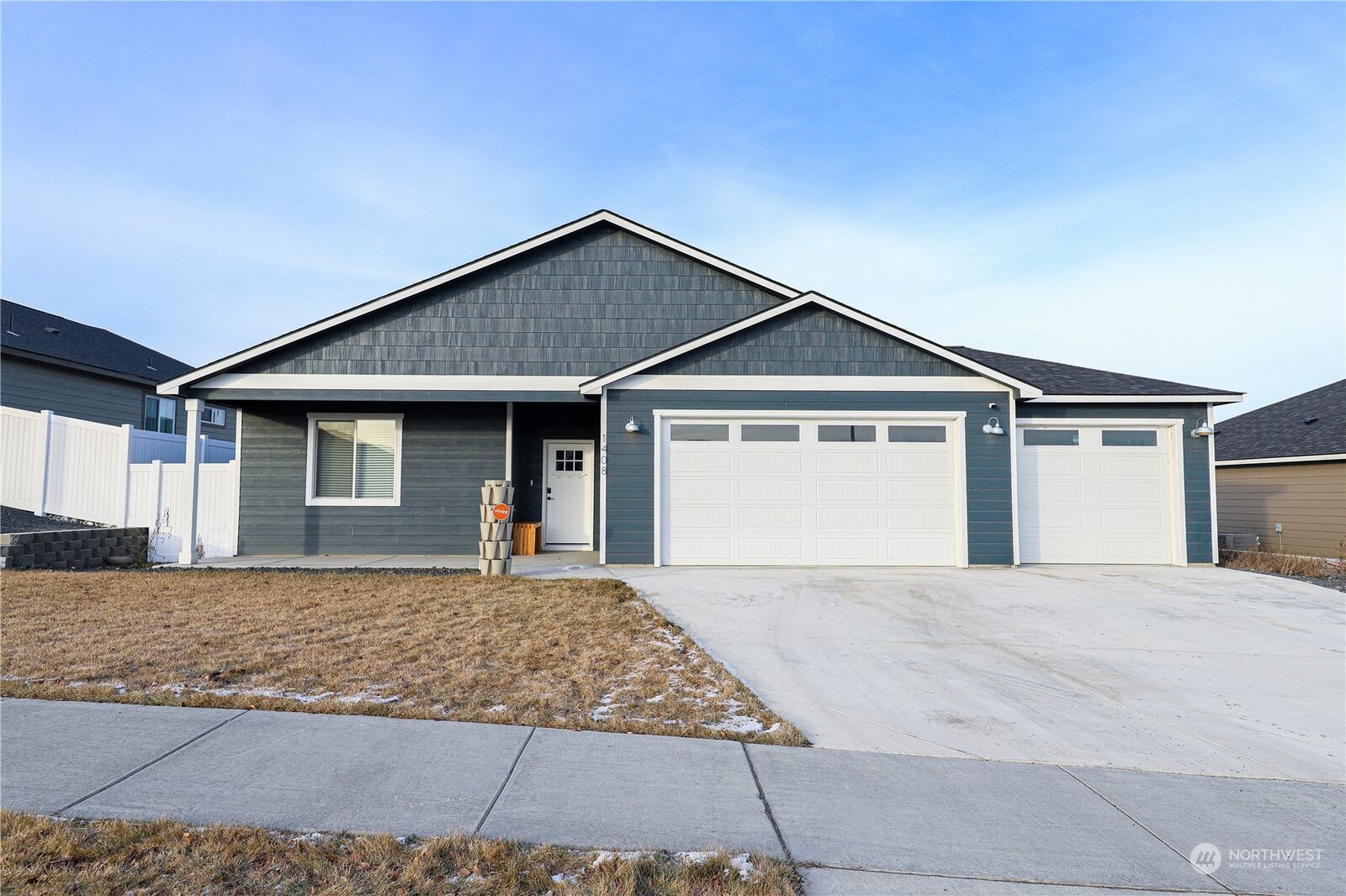 Property Photo:  1408 W Century Street  WA 98837 