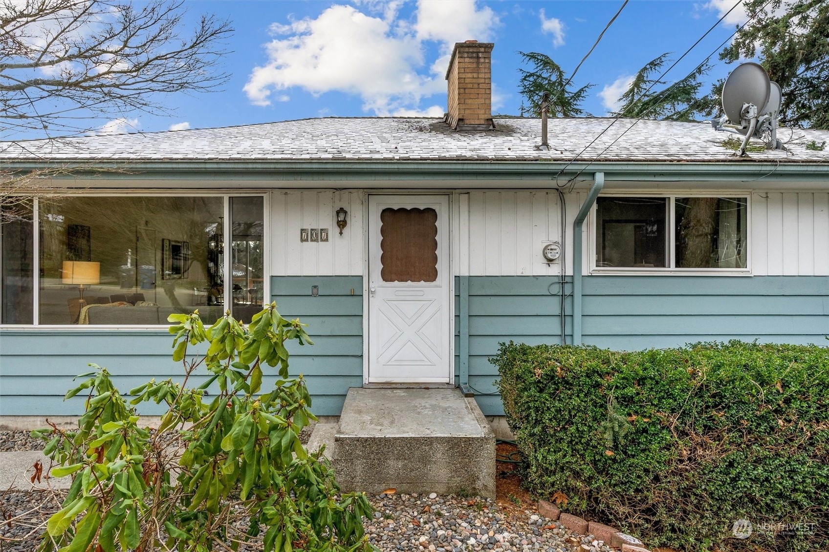 Property Photo:  707 SW 126th Street  WA 98146 