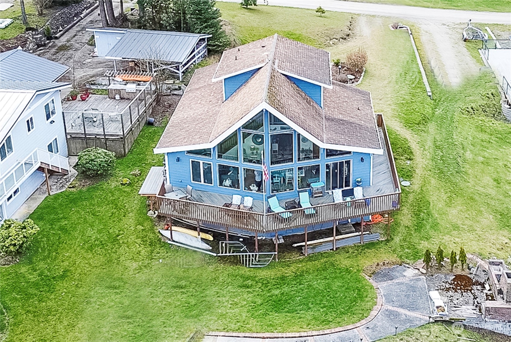 Property Photo:  28 A Saratoga Drive  WA 98206 