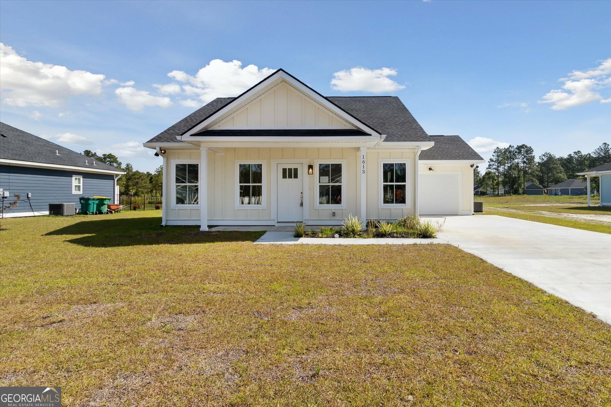 Property Photo:  1613 Ashantilly Drive  GA 31305 