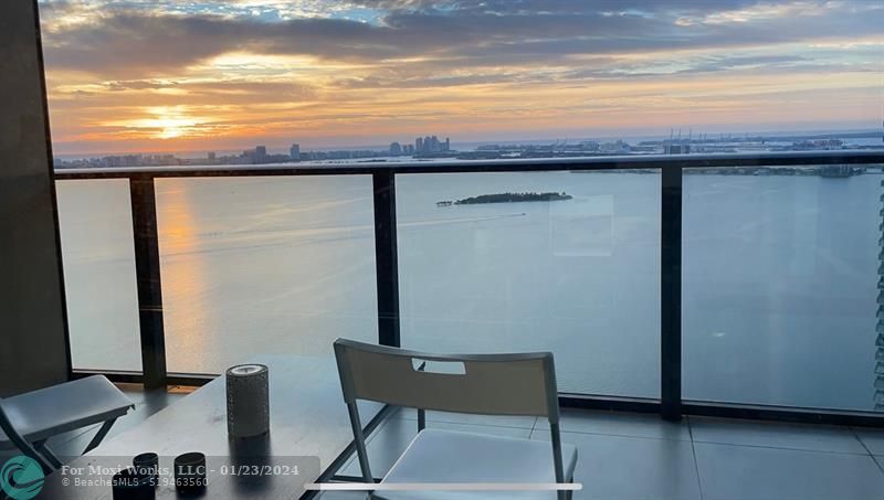 Property Photo: 650 NE 32nd St 3805 FL 33137