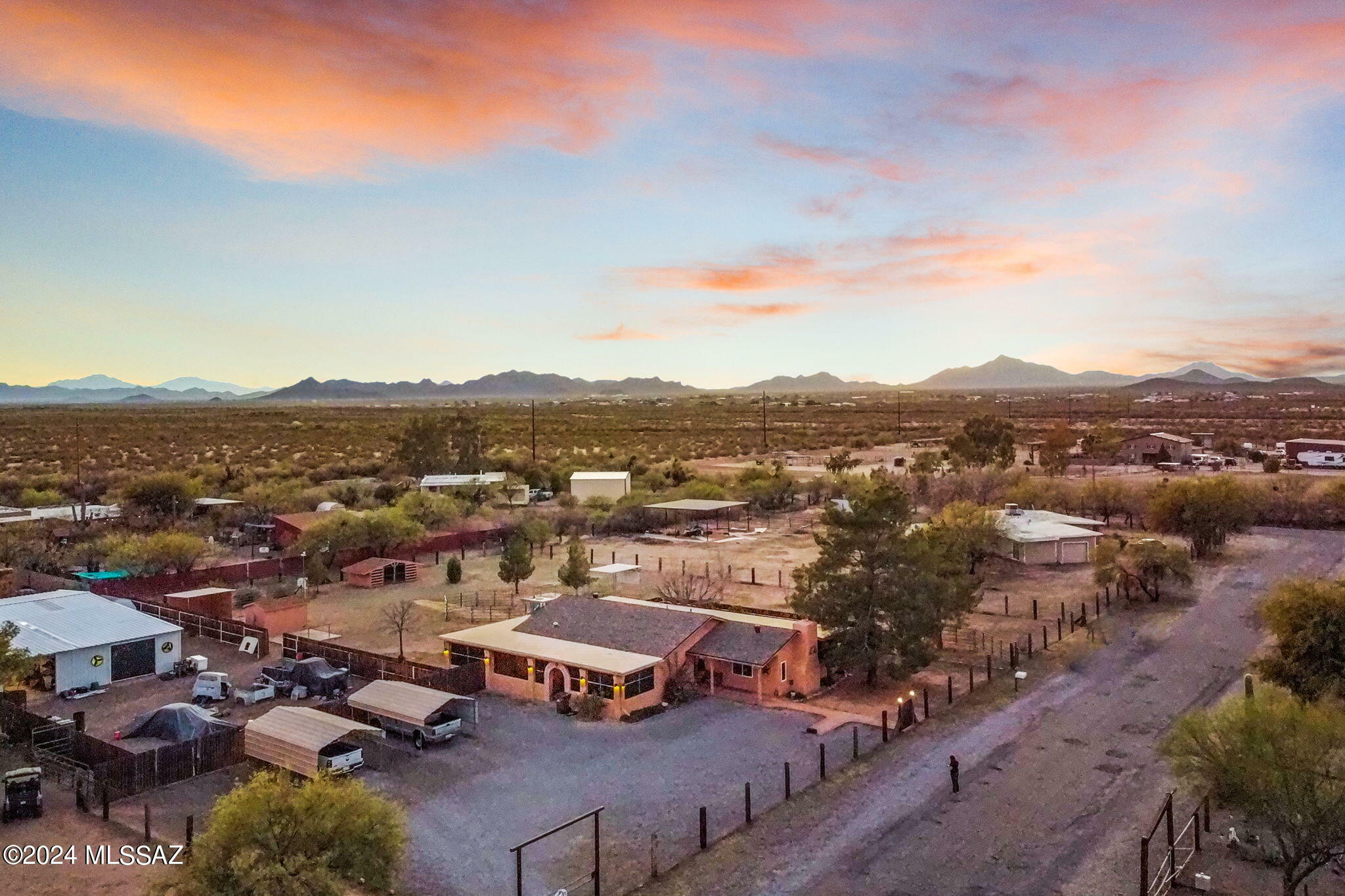 Property Photo: 16925 W Pepperbox Lane AZ 85653