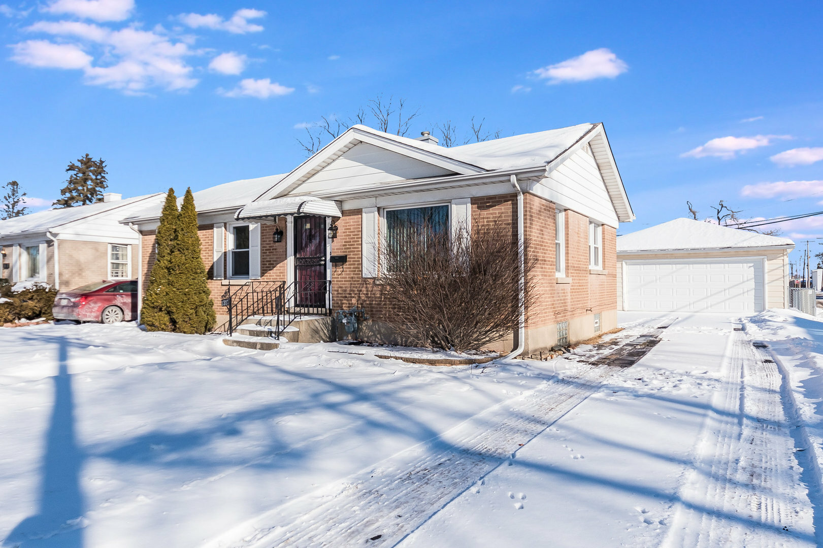 Property Photo:  1317 N Ashbel Avenue  IL 60163 