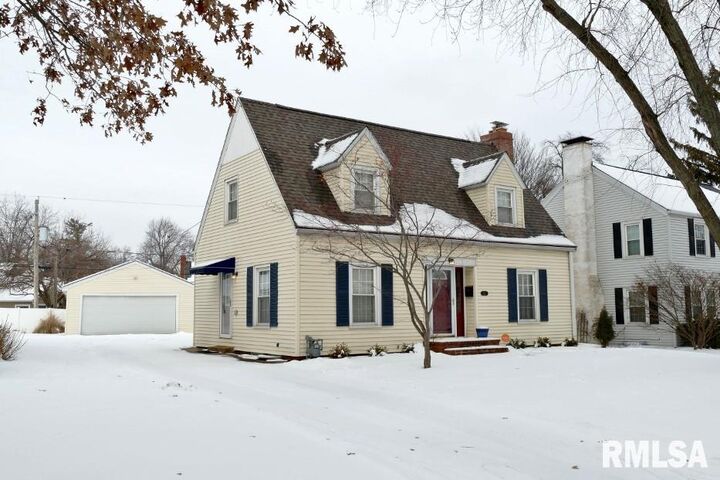 717 W Stratford Drive  Peoria IL 61614 photo