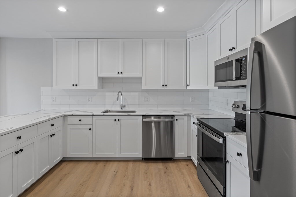 Property Photo: 186 Bedford 204 MA 02420