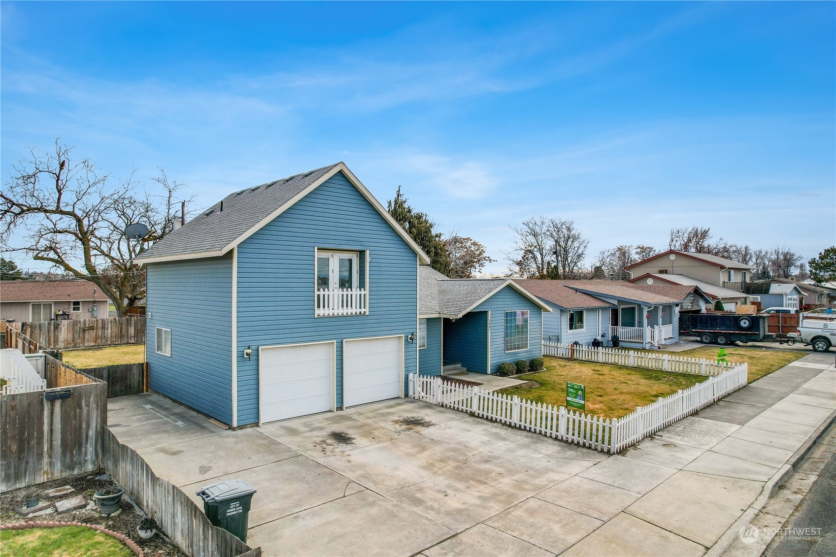 Property Photo:  1447 W Marina Drive  WA 98837 