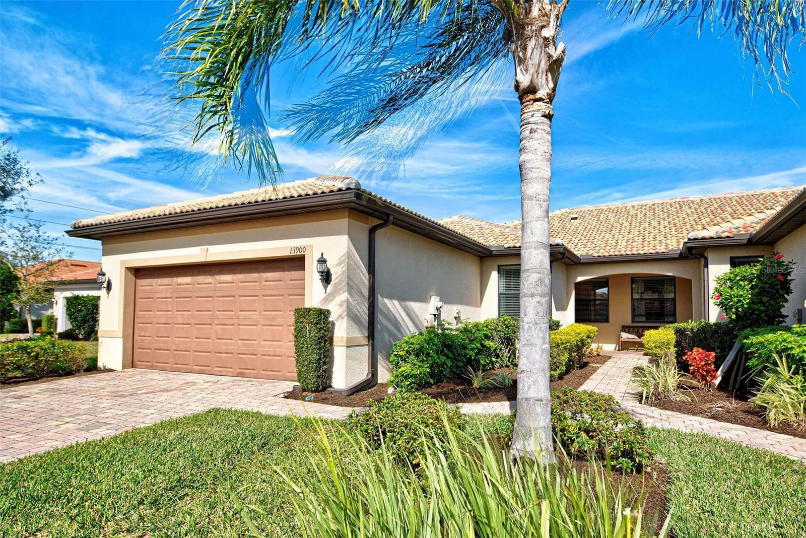 Property Photo:  13900 Alafaya Street  FL 34293 