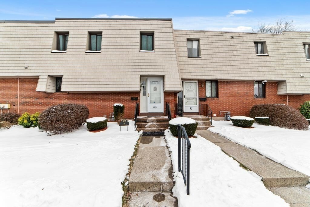 Property Photo: 6 Beekman Pl 6 MA 01001