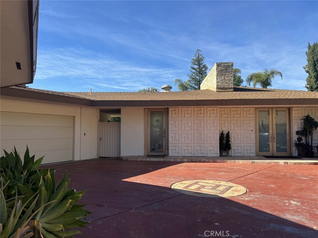 Property Photo:  10421 Beckford Avenue  CA 91326 