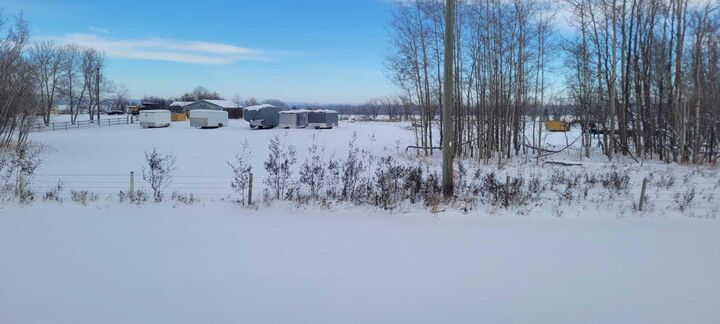 Property Photo: 38449 Highway 20 AB T4S 1Z7