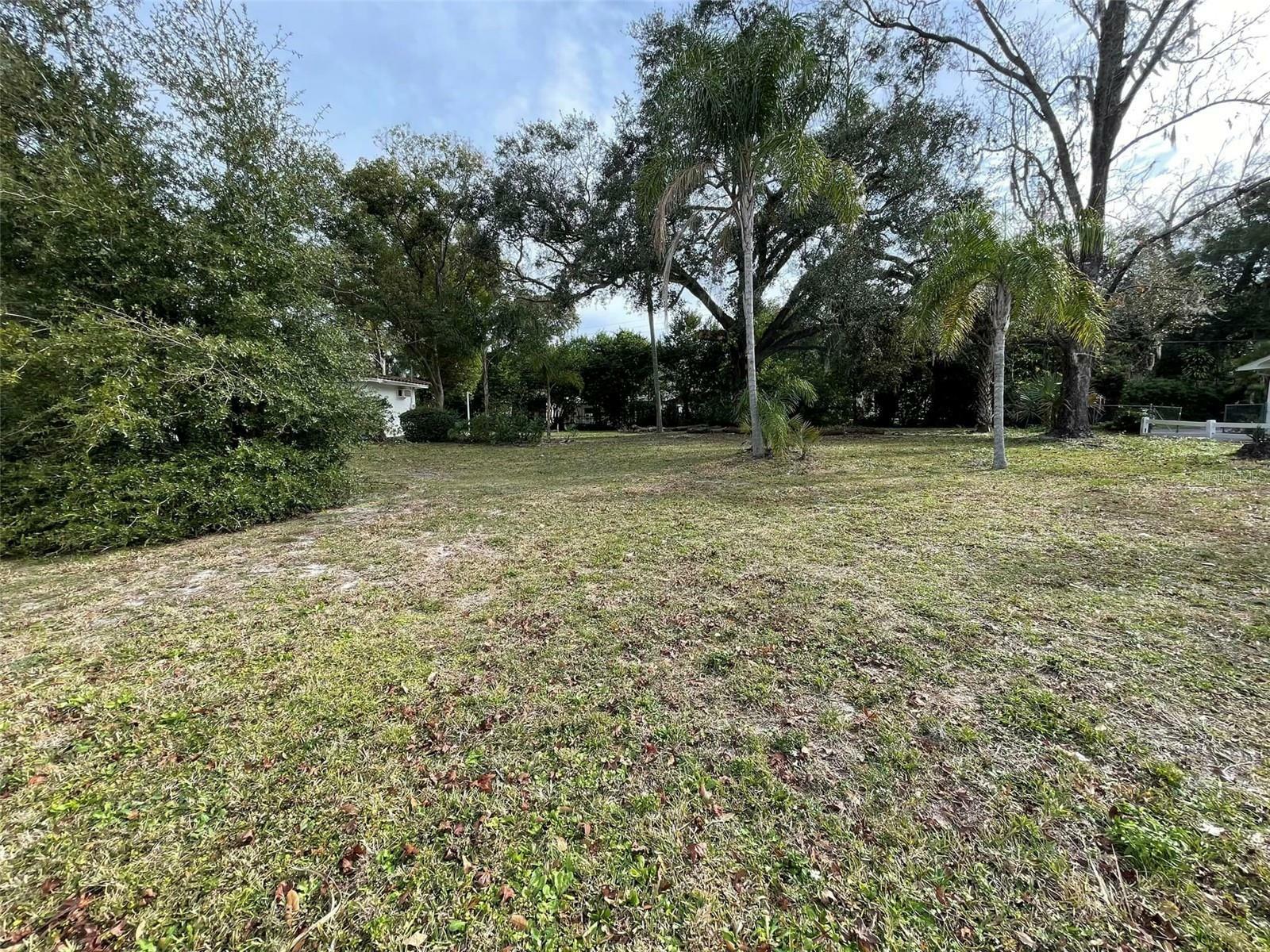 Property Photo:  304 Springdale Place  FL 33617 