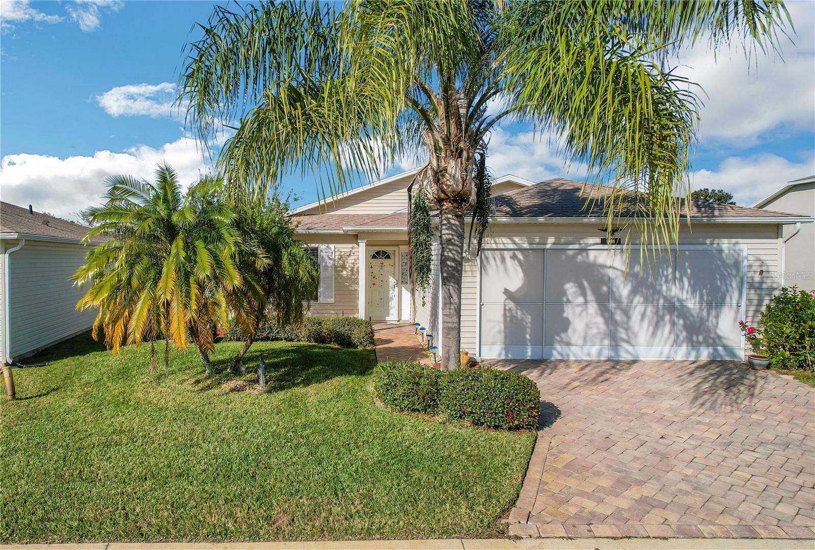 Property Photo:  841 Eagles Landing  FL 34748 