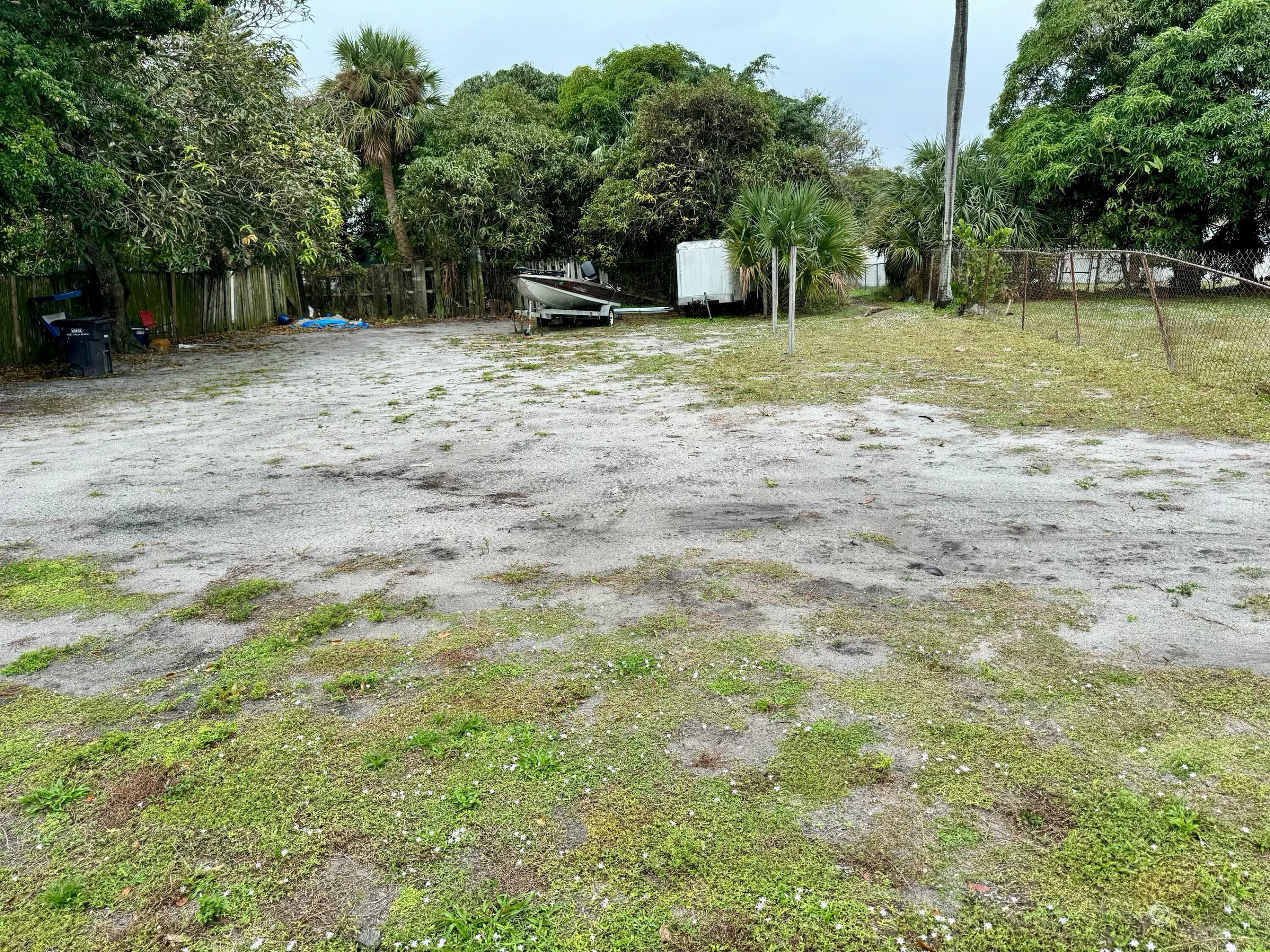 Property Photo:  1111 Windsor Avenue  FL 33401 