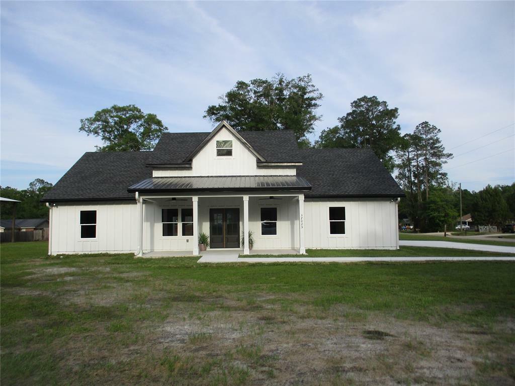 Property Photo:  37025 Pine Street  FL 32046 