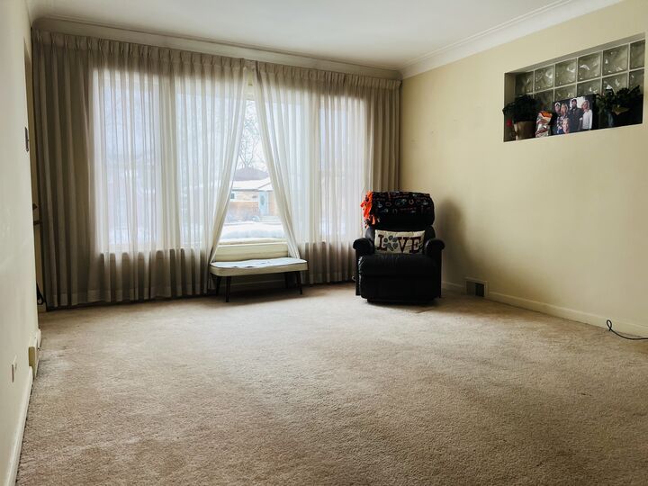 Property Photo:  1860 Buckingham Avenue  IL 60154 