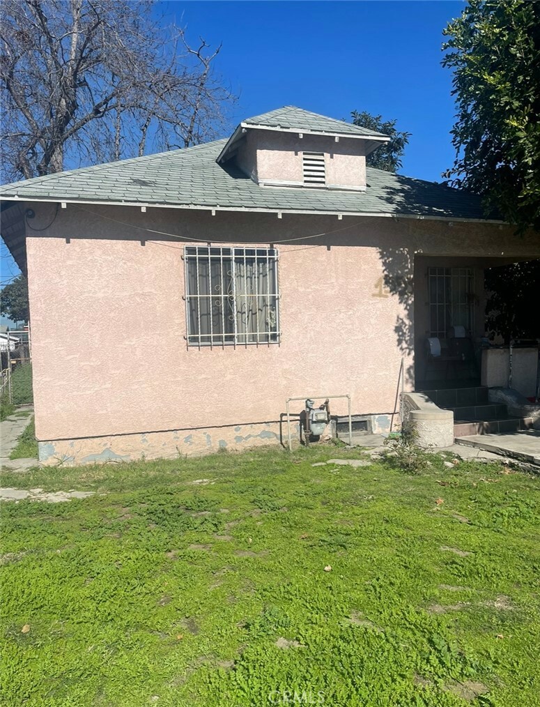 Property Photo:  1553 E 55th Street  CA 90011 