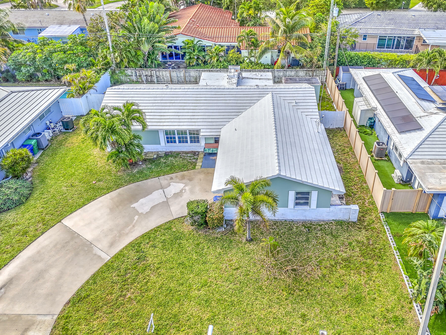 Property Photo:  1231 Manor Drive  FL 33404 