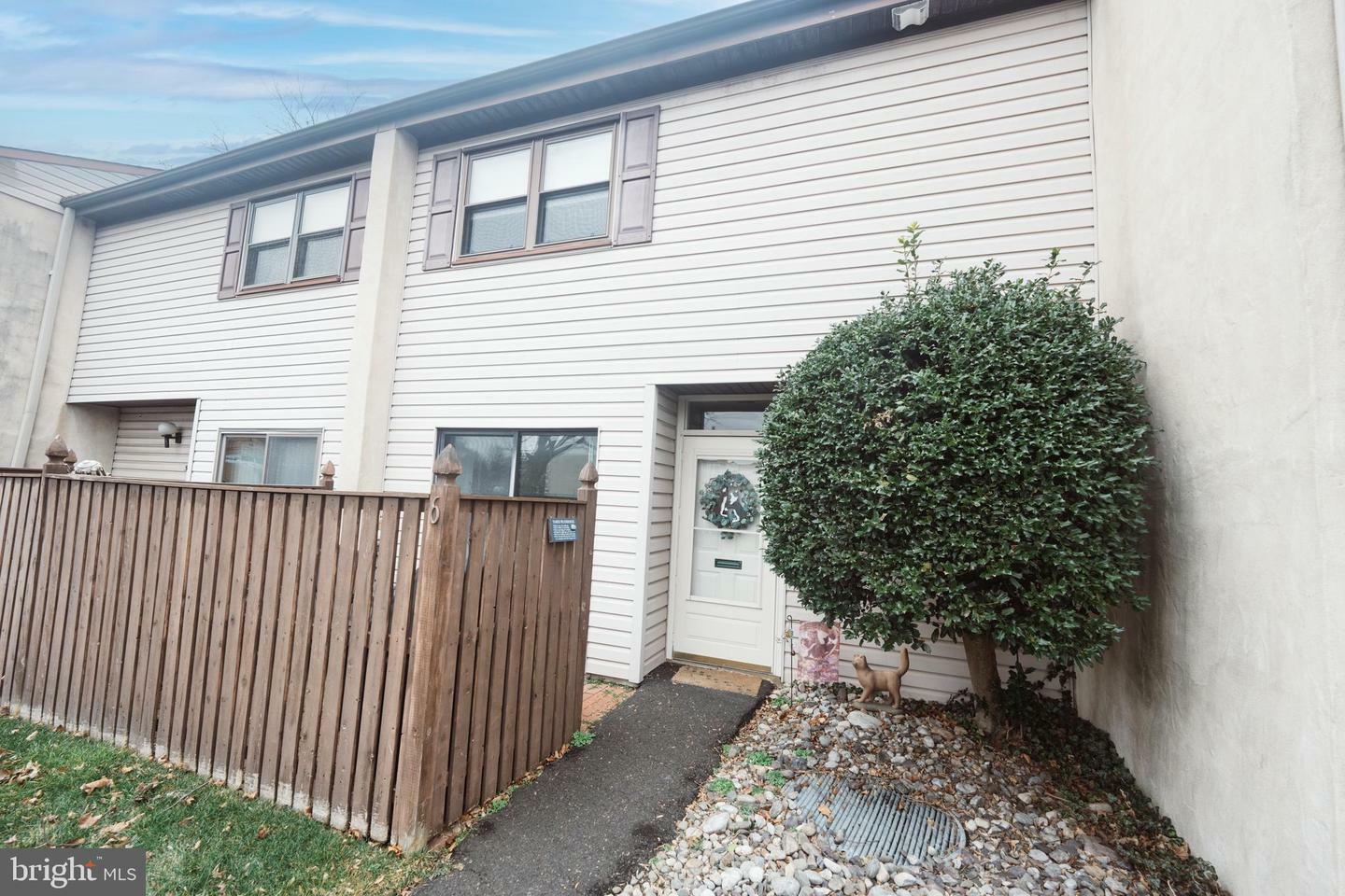 Property Photo:  6 N Hunters Way 6A  PA 19040 