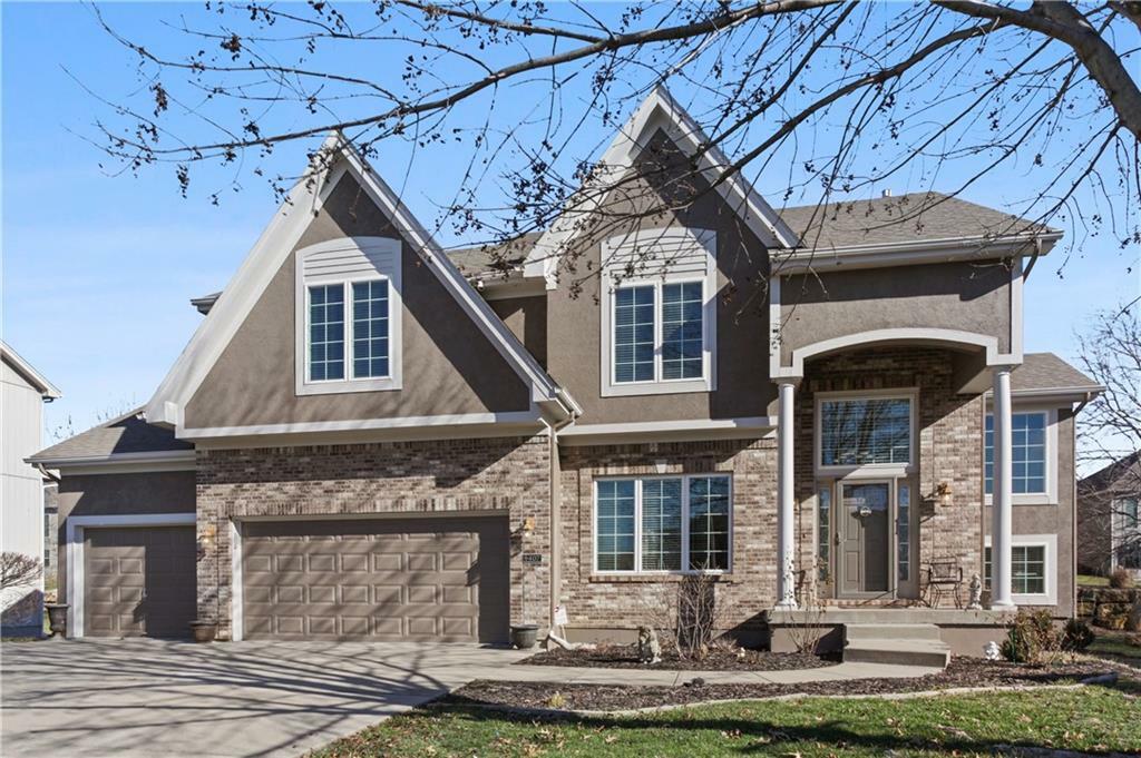 Property Photo:  9407 N Laurel Avenue  MO 64157 