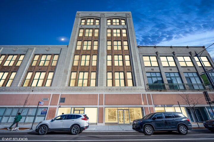 3151 N Lincoln Avenue 318  Chicago IL 60657 photo