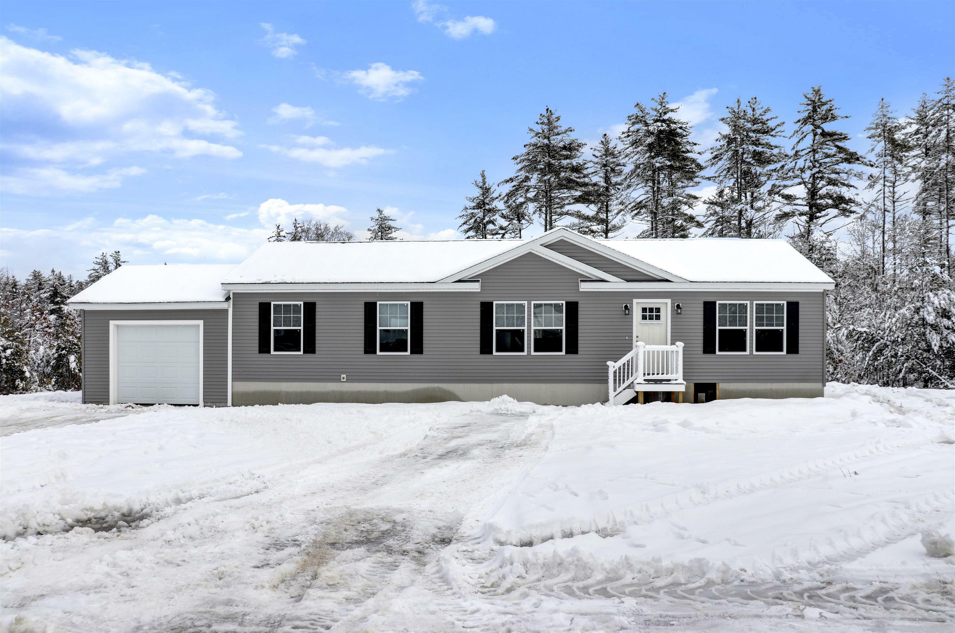 Property Photo: Unit 17 Margarets Way NH 03864