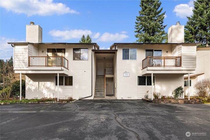Property Photo: 7304 NE 142nd Place A WA 98034