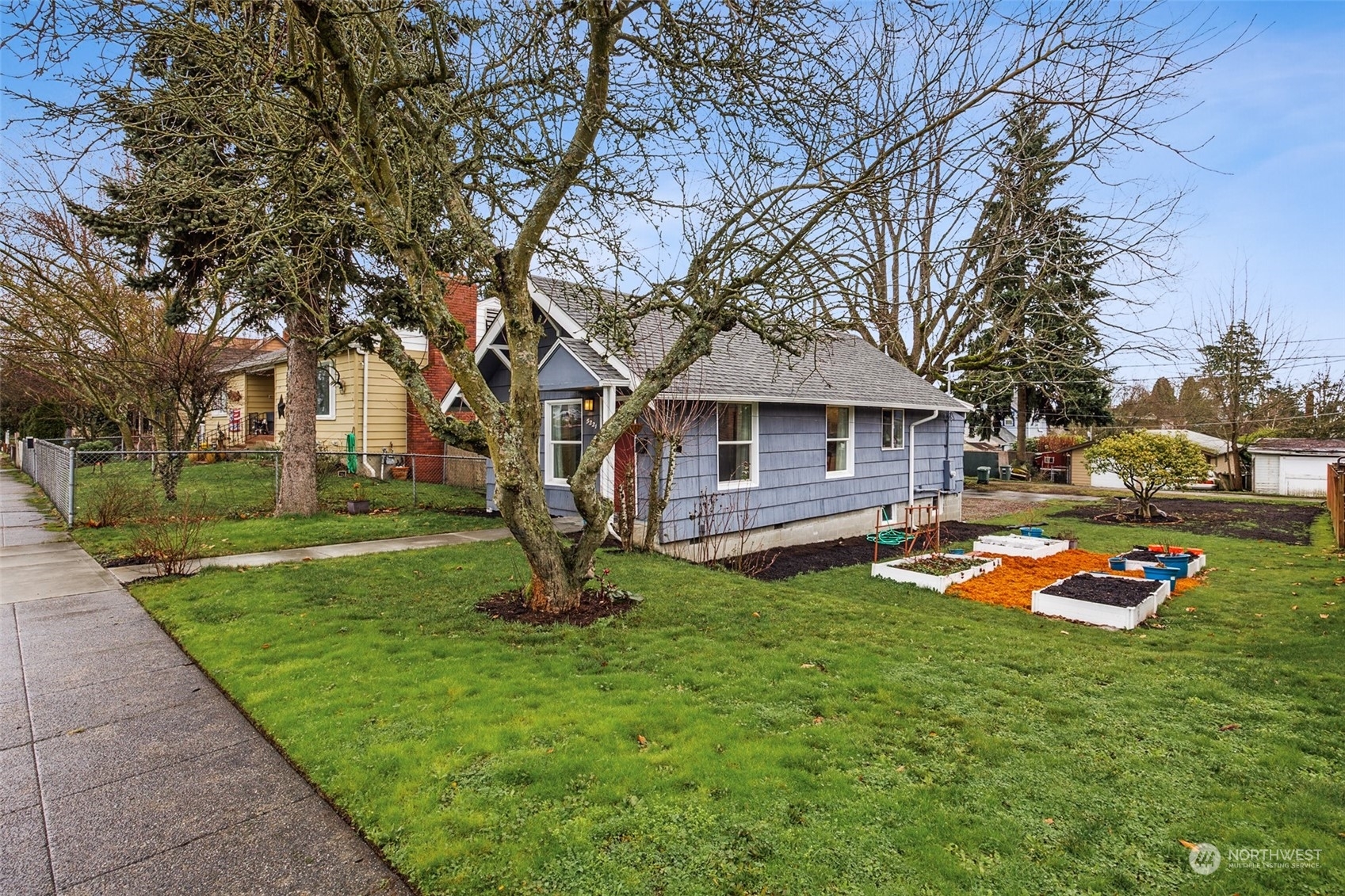 Property Photo:  5221 S Yakima Avenue  WA 98408 