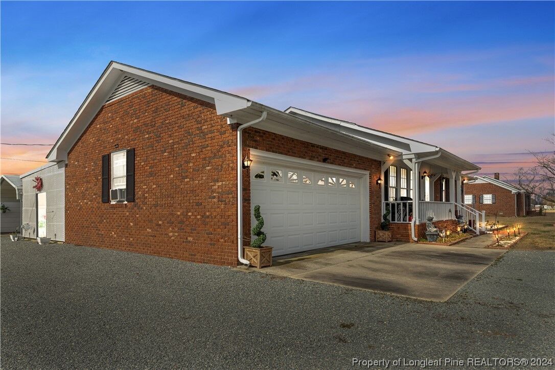 Property Photo:  8571 Rhodes Pond Road  NC 28334 