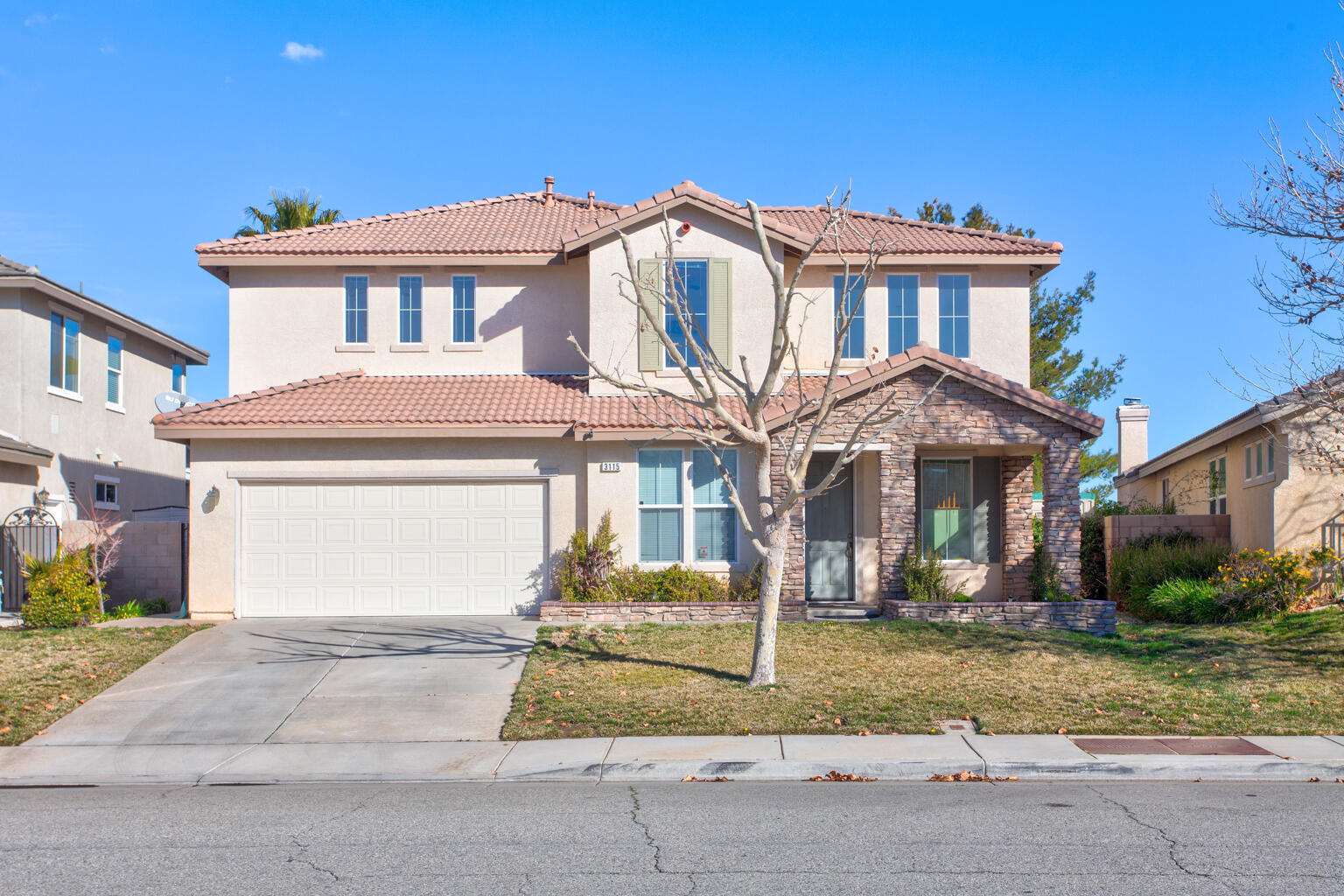 Property Photo: 3115 Club Rancho Drive CA 93551