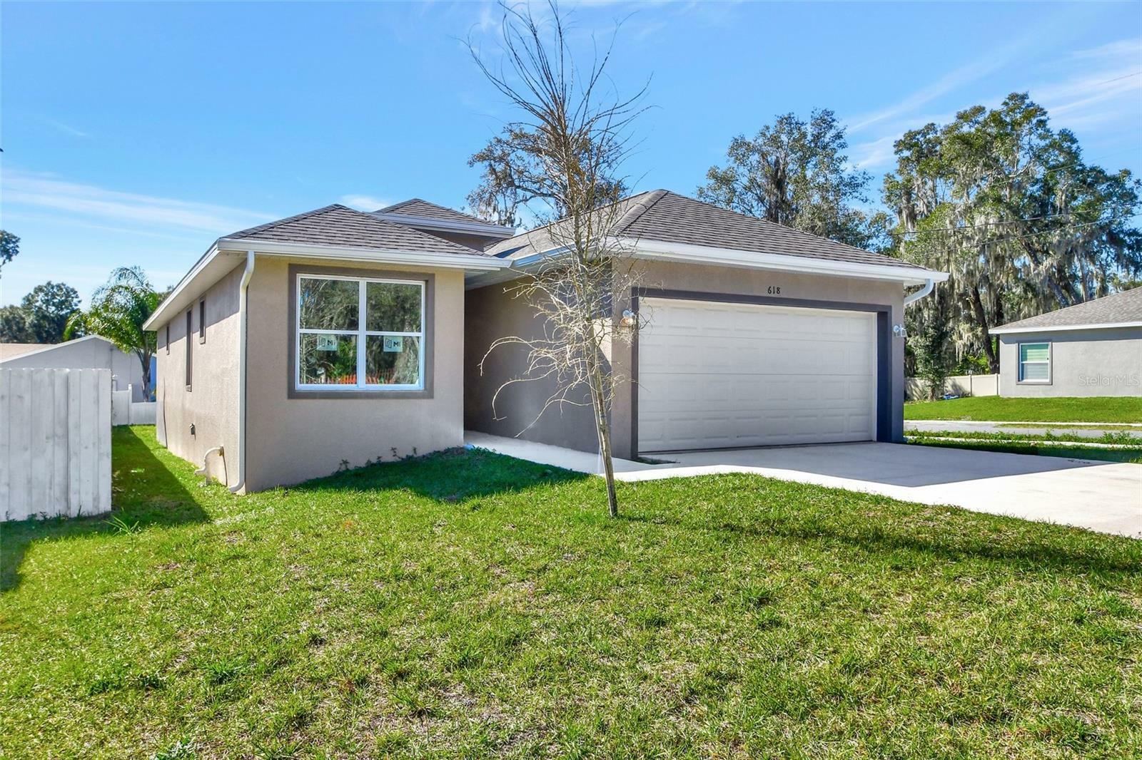 Property Photo:  618 W Voorhis Avenue  FL 32720 