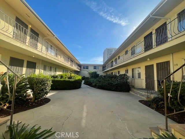 Property Photo:  728 Cedar Avenue 20  CA 90813 