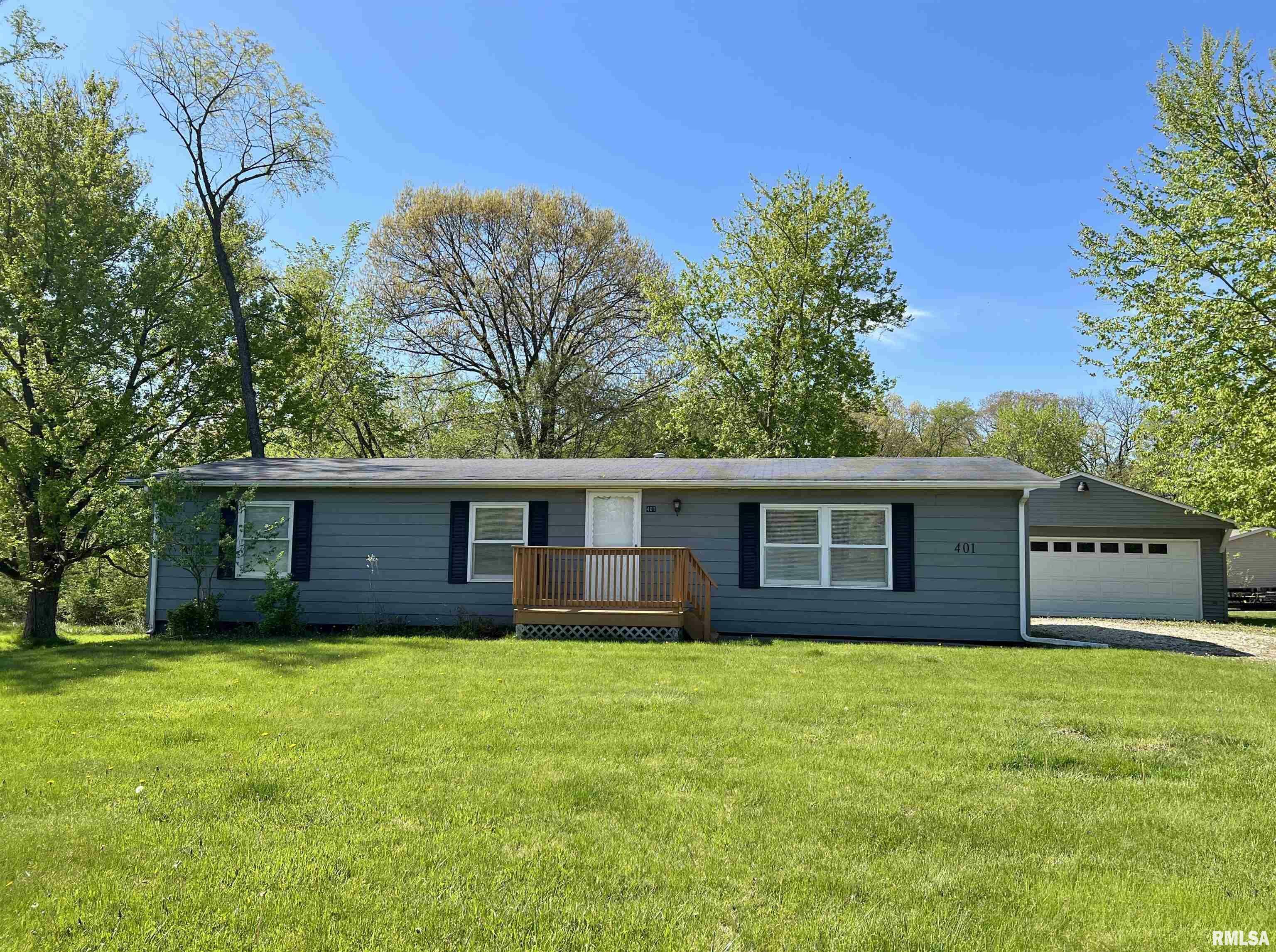 Property Photo:  2401 Lakeview Road South  IL 61428 