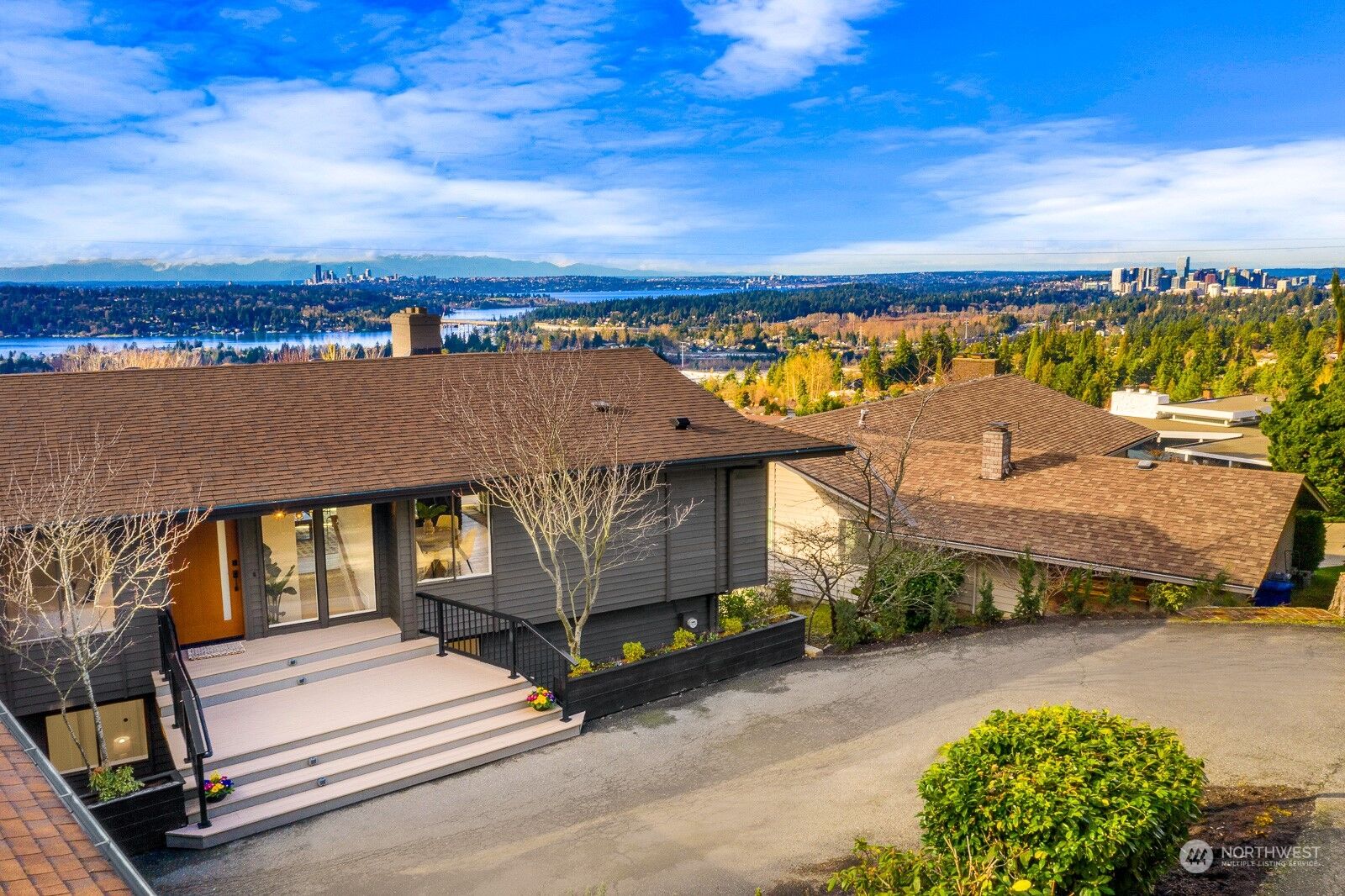 Property Photo:  4432 Somerset Boulevard SE  WA 98006 