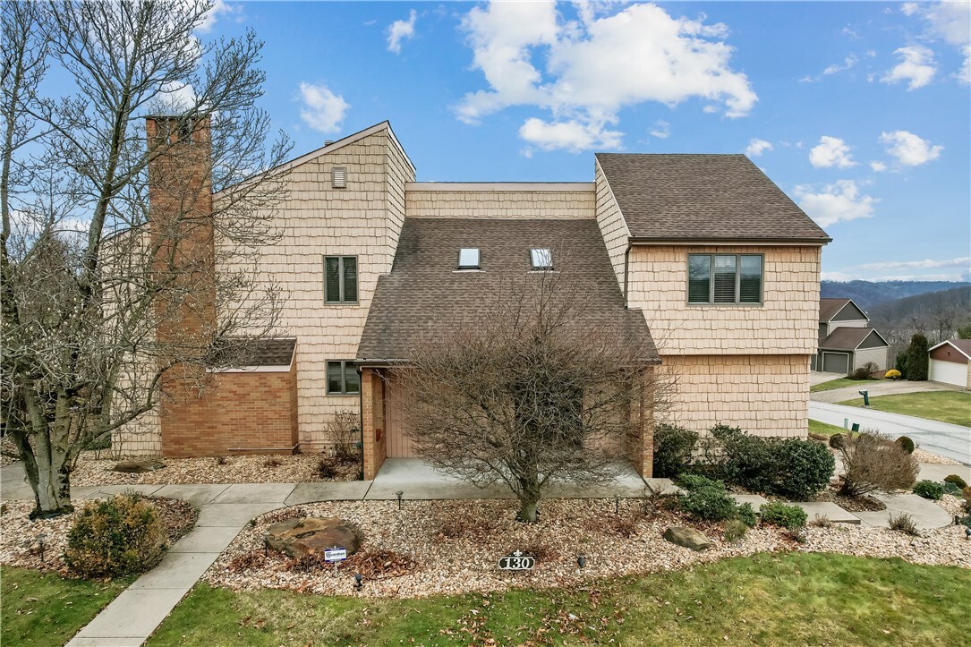 Property Photo: 130 Regal Court PA 15146