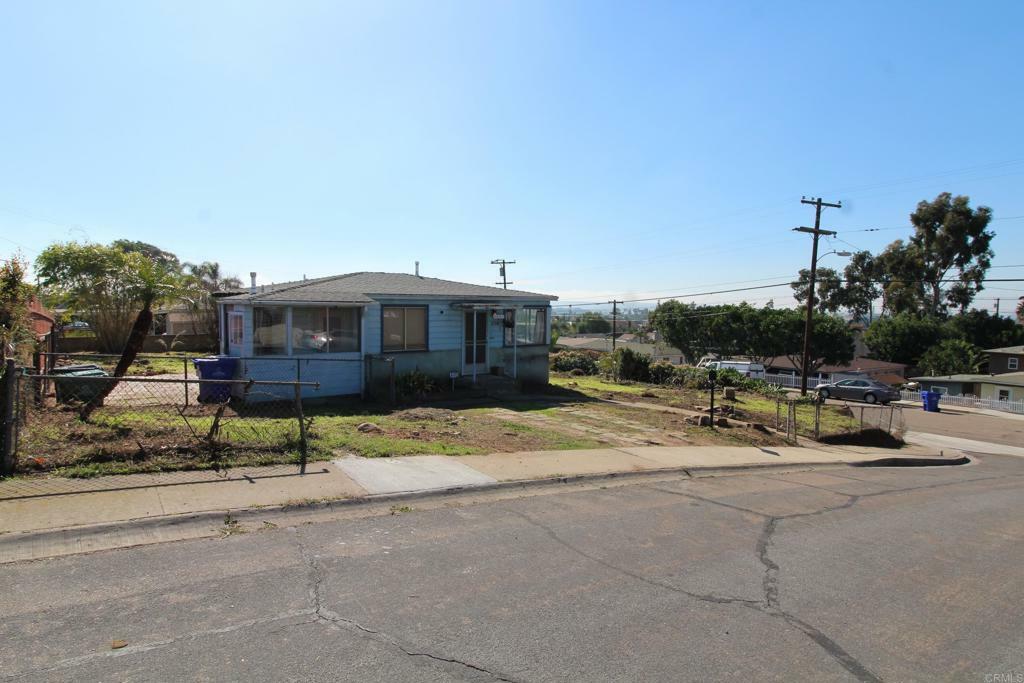 Property Photo:  6821 Newbold Court  CA 92111 