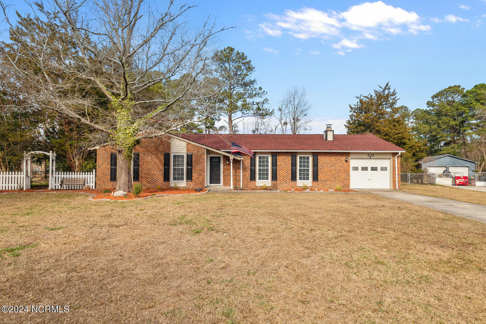 Property Photo:  522 E Springhill Terrace  NC 28546 