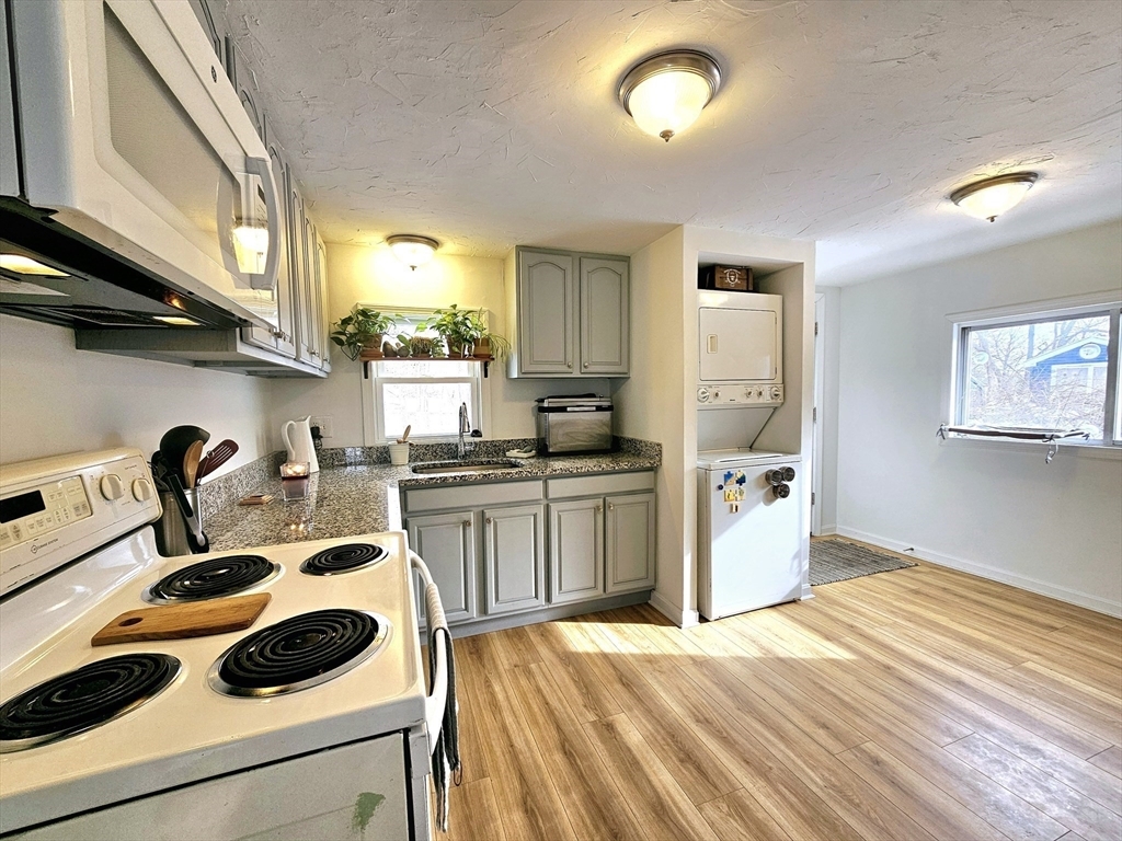 Property Photo:  11 Oakview St  MA 01605 