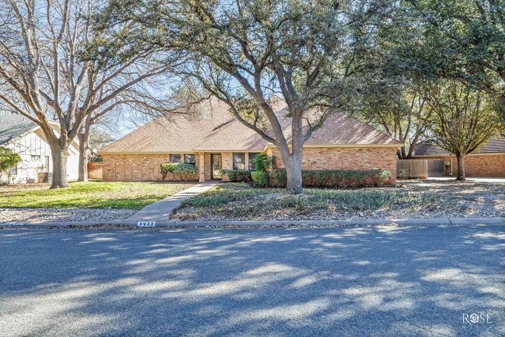 Property Photo:  5422 Beverly Dr  TX 76904 