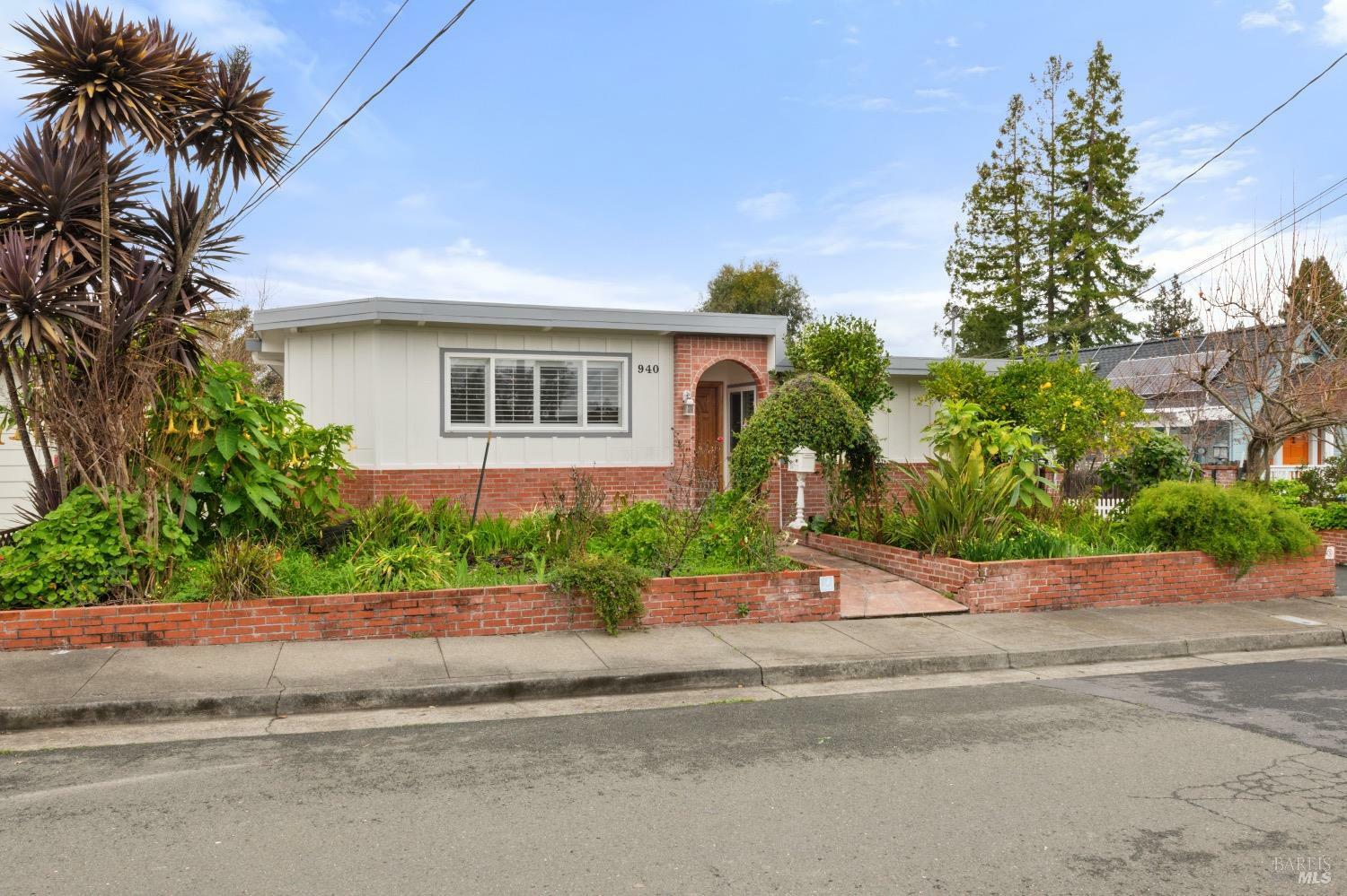 Property Photo:  940 McFarlane Avenue  CA 95472 