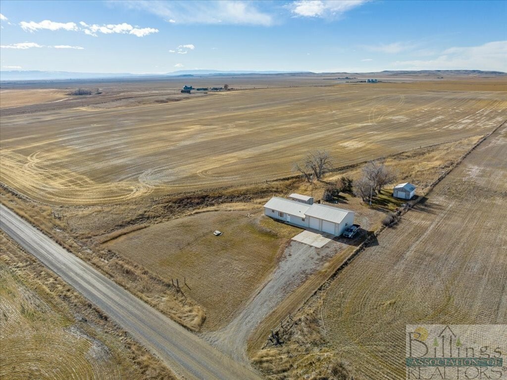 Property Photo:  1242 Davis Rd  MT 59034 