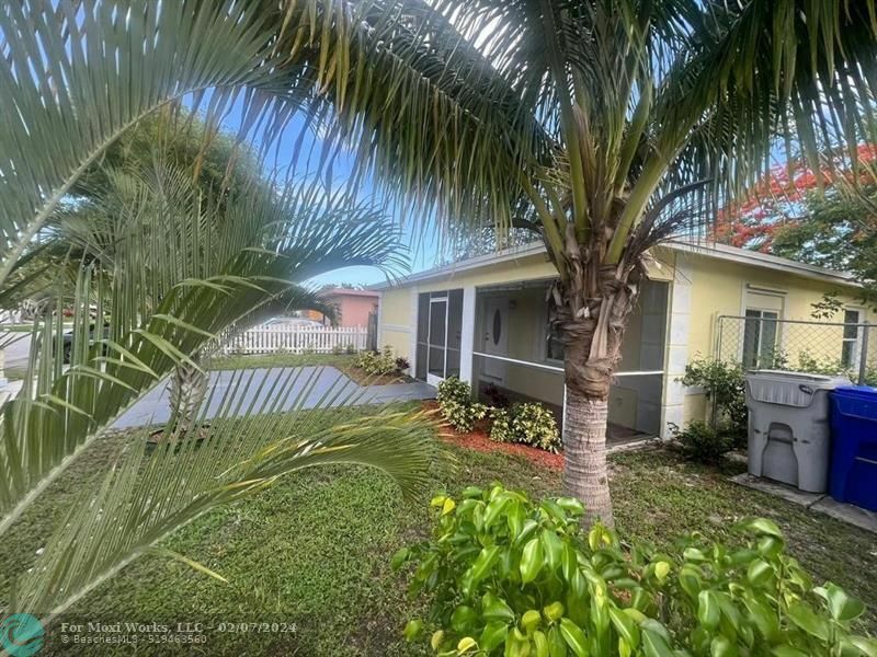Property Photo: 2774 NW 4th Ct FL 33069