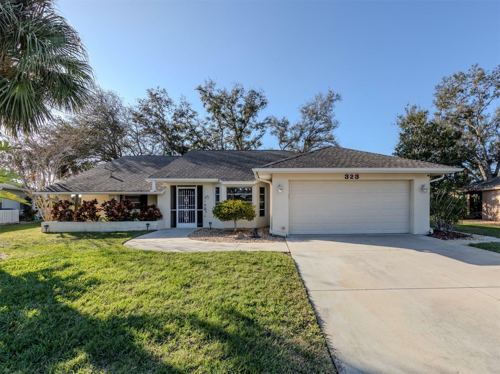 Property Photo:  323 Woodvale Drive  FL 34293 