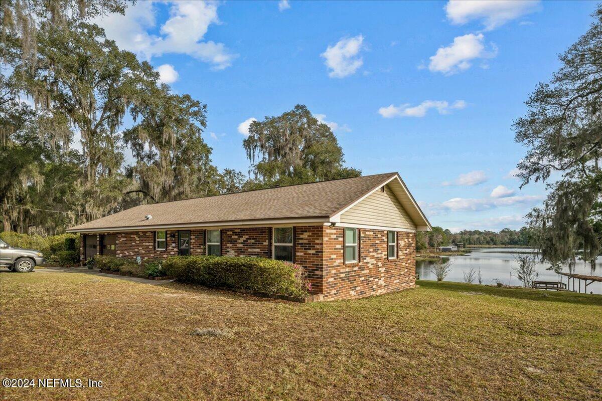 Property Photo:  848 Lake Shore Terrace  FL 32148 