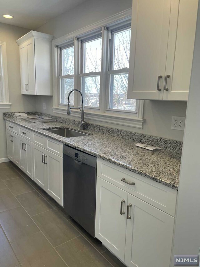 Property Photo:  102 Daniel Avenue 2  NJ 07070 