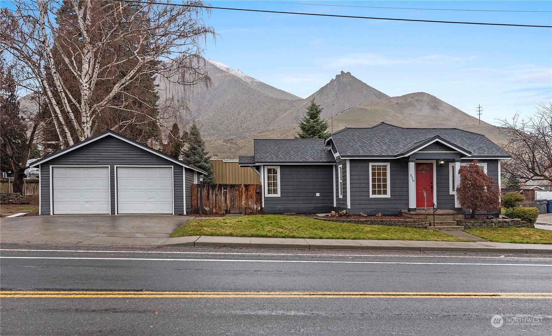 Property Photo:  520 S Western Avenue  WA 98801 