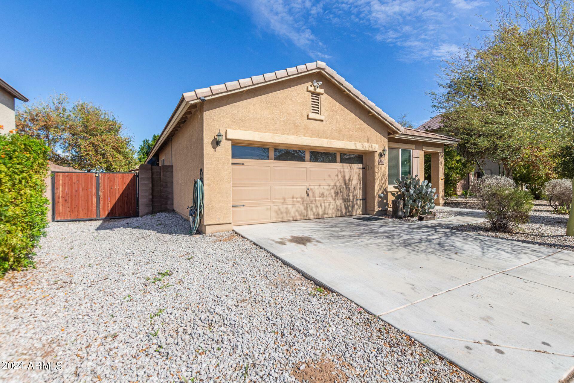 Property Photo:  25152 W Maldonado Drive  AZ 85326 