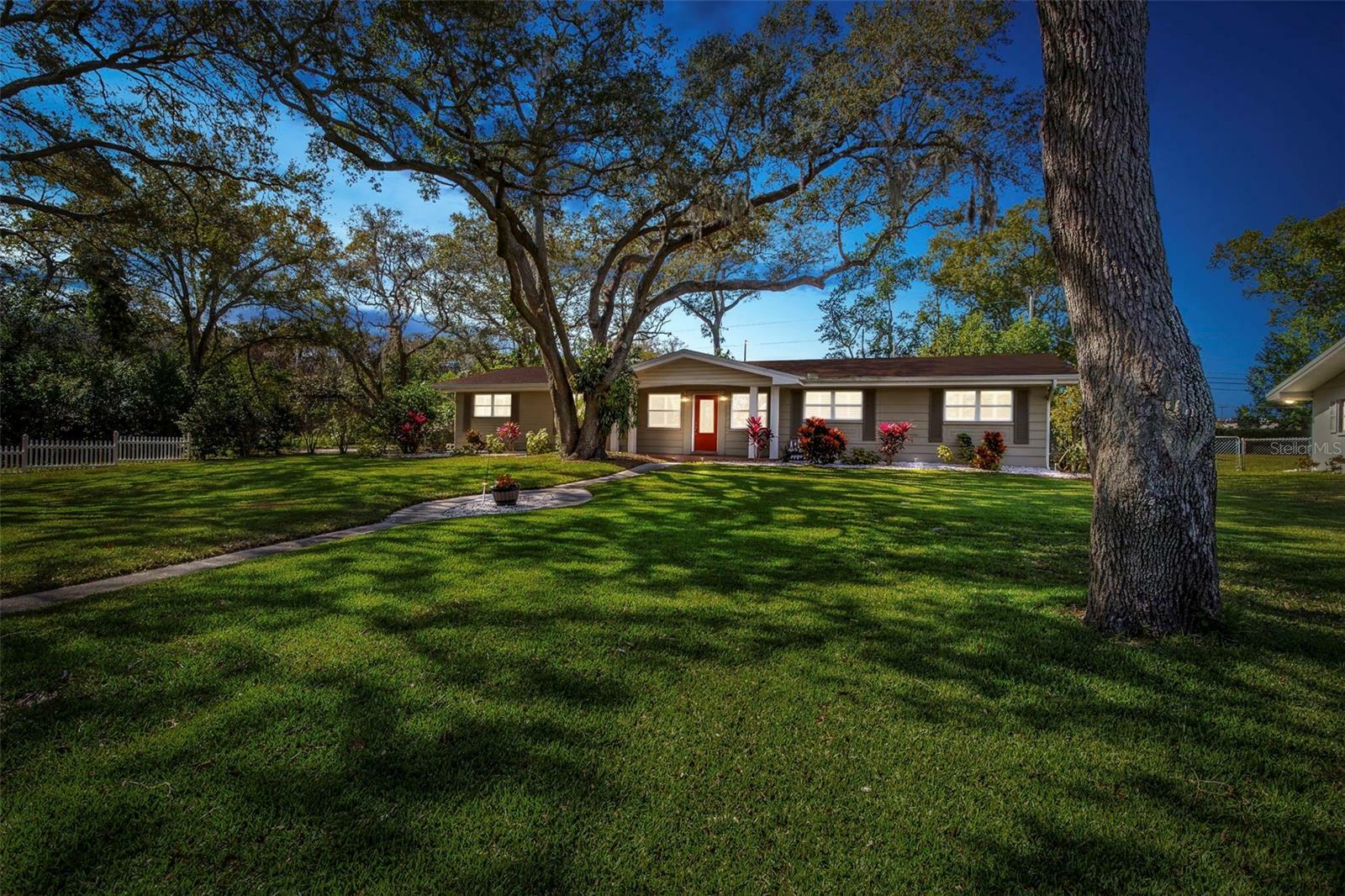 Property Photo:  602 Forest Glen Road  FL 33765 