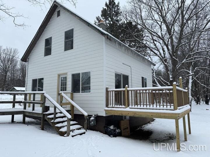 111 Robert  Crystal Falls MI 49920 photo
