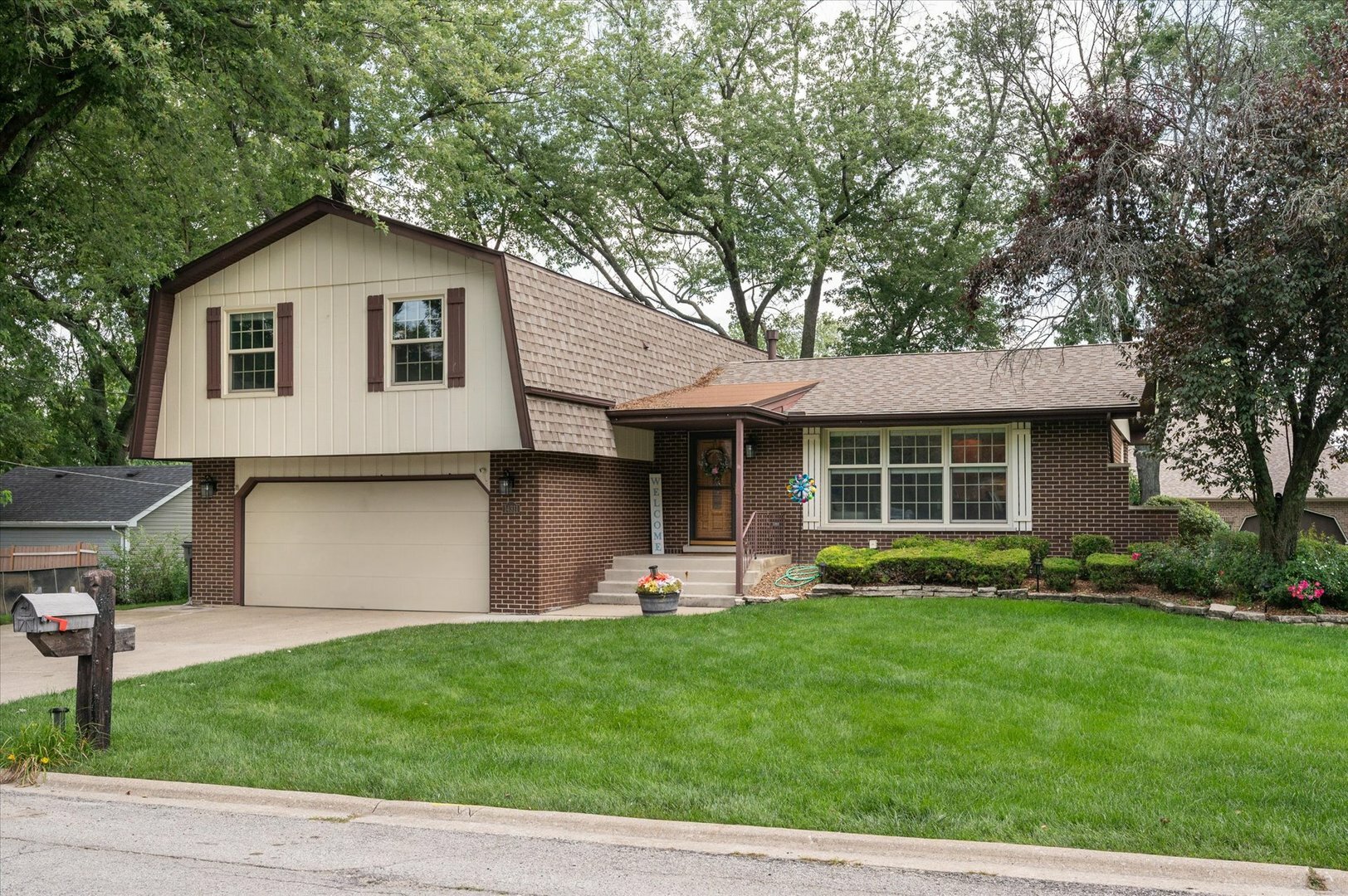 Property Photo:  14311 Greenland Avenue  IL 60462 