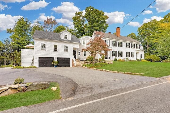 Property Photo:  17 Porter Rd  MA 01810 